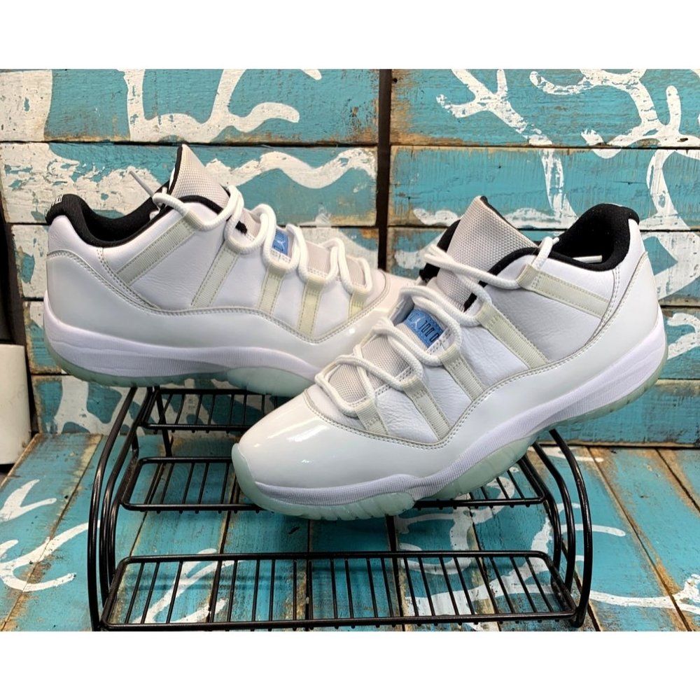 NIKE Mens 11.5 AIR JORDAN XI 11 RETRO LOW WHITE LEGEND BLUE UNC BRED